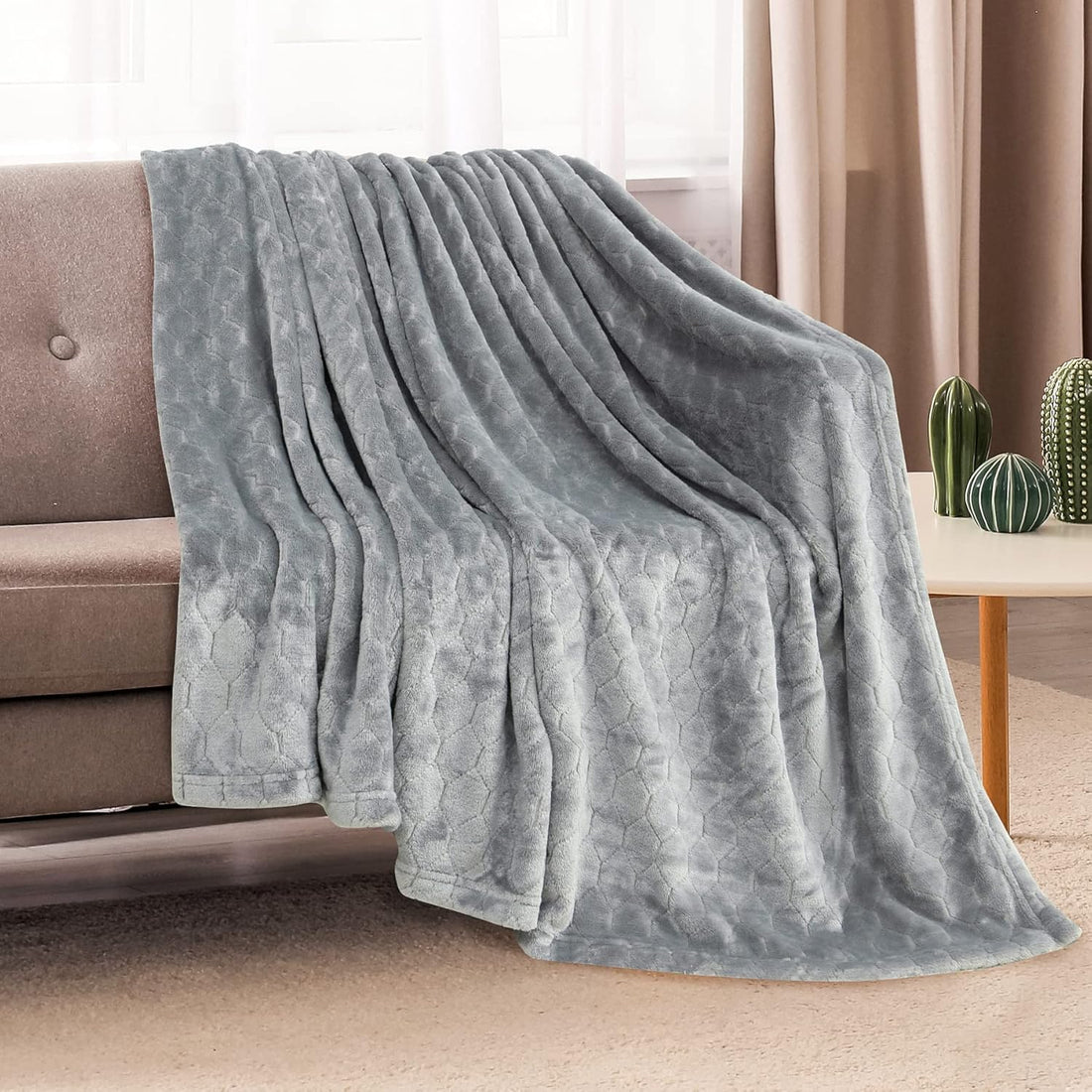 Fleece Blanket Super Soft Cozy Throw Blanket 50" X 60", Lightweight Fuzzy Comfy Textured Flannel Blanket Warm Plush Throw Blankets for Couch, Sofa, Bed, Light Grey