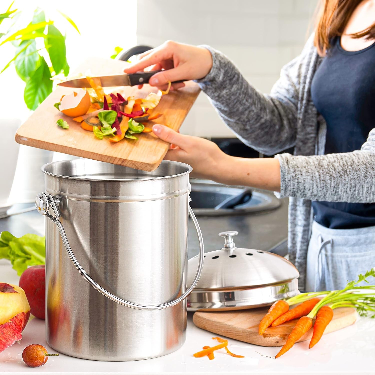 Compost Bin for Kitchen Countertop - 1.3 Gallon Compost Bucket for Kitchen with Lid - Includes 1 Spare Charcoal Filter (Silver)